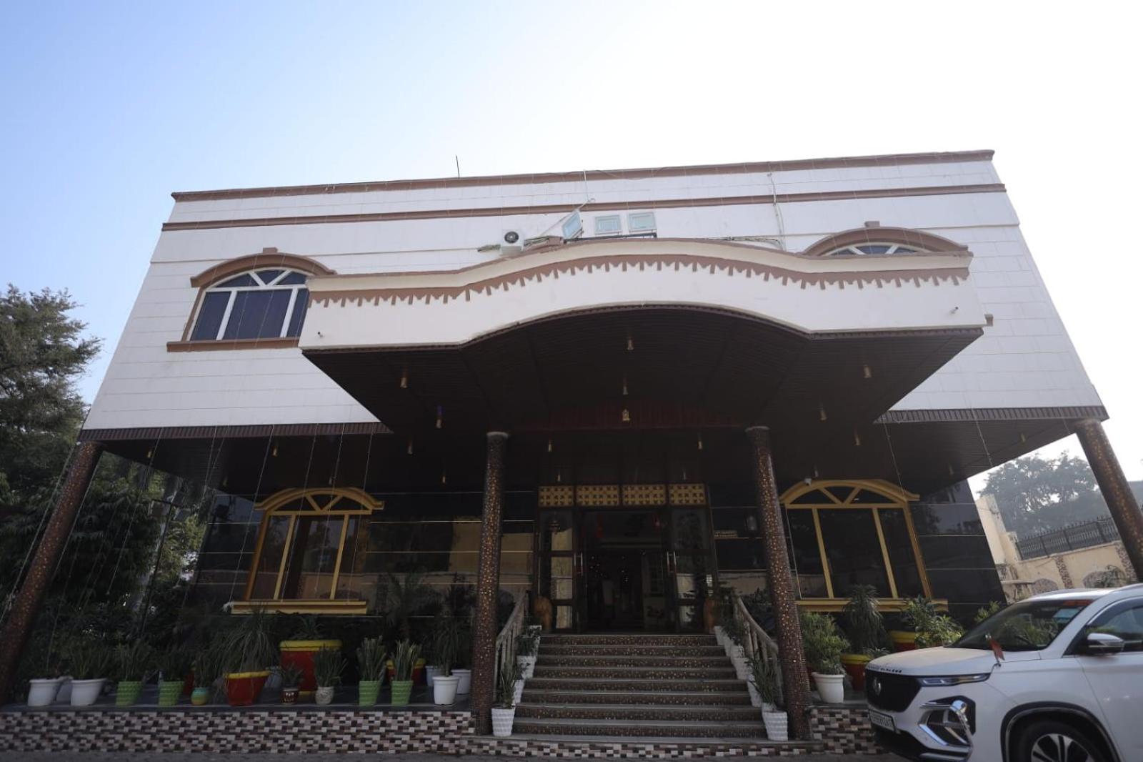 Hotel Sheetal Regency,Near Janambhumi Mathura Ngoại thất bức ảnh