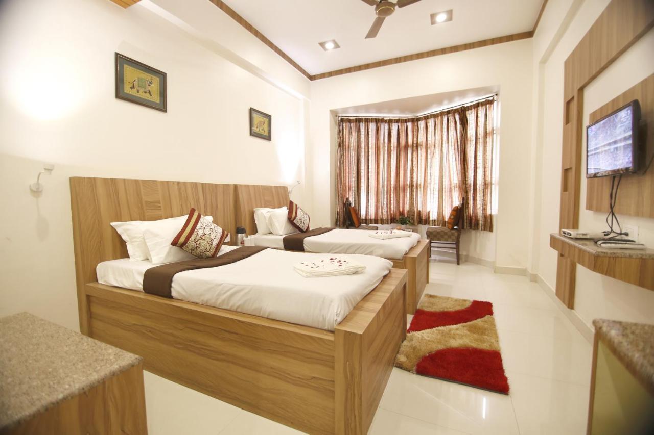 Hotel Sheetal Regency,Near Janambhumi Mathura Ngoại thất bức ảnh